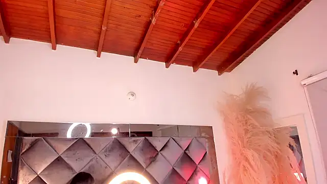 sofhiaa adaams online show from 10.15.25