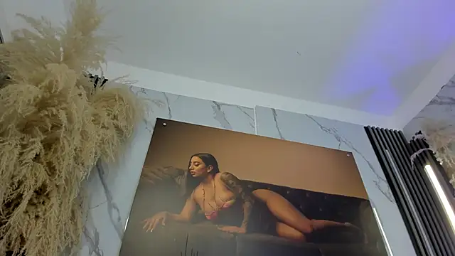 sofhiaa adaams online show from 12.02.25