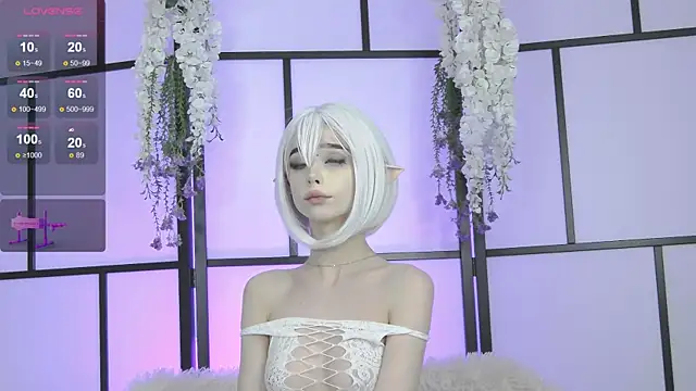 Snapshot of Xenomy chatting on 02.17.25 Xenomy online show from 02.17.25