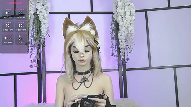 Snapshot of Xenomy chatting on 02.18.25 Xenomy online show from 02.18.25