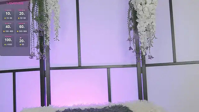 Snapshot of Xenomy chatting on 03.05.25 Xenomy online show from 03.05.25