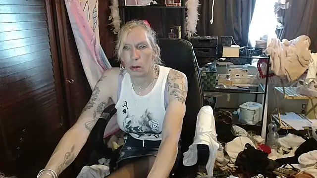 Ombeline1 online show from 10.30.25