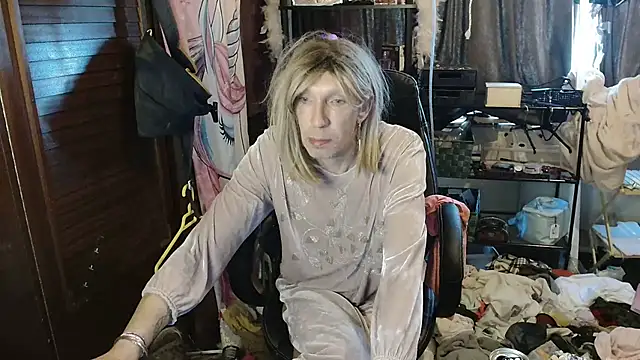 Ombeline1 online show from 11.21.25