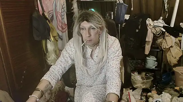 Ombeline1 online show from 12.18.25