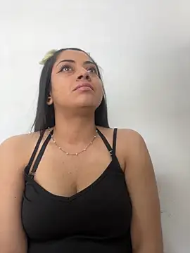 Juana19 online show from 10.17.25