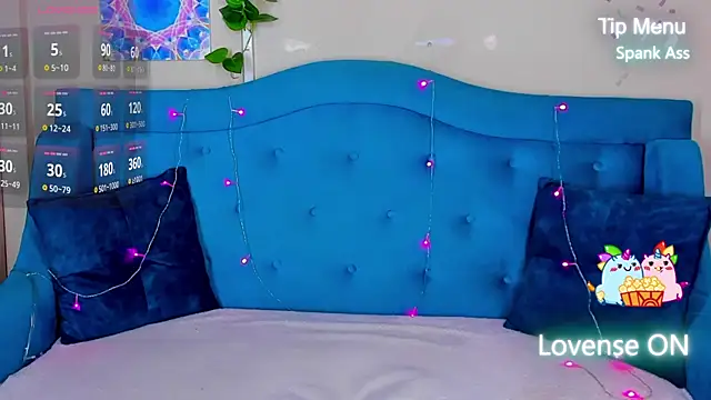 Snapshot of MilliStrii chatting on 11.27.25 MilliStrii online show from 11.27.25