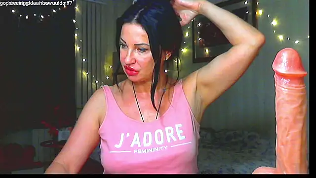 Snapshot of hornymommy69_ chatting on 12.20.24 hornymommy69 online show from 12.20.24