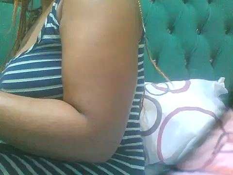 Snapshot of Sexy_Riri chatting on 02.13.26 Sexy Riri online show from 02.13.26