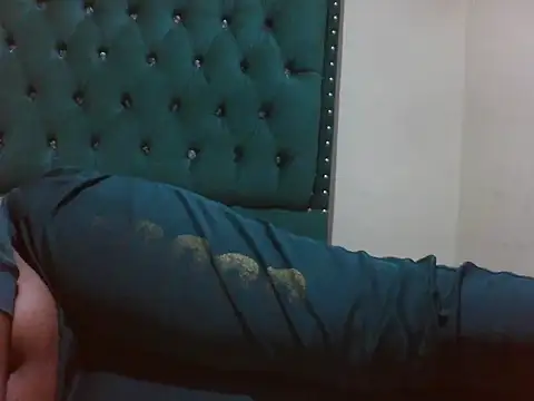 Snapshot of Sexy_Riri chatting on 06.14.26 Sexy Riri online show from 06.14.26