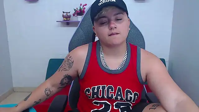 Snapshot of isabeautyx19 chatting on 01.30.25 isabeautyx19 online show from 01.30.25