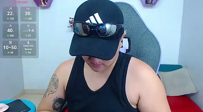 Snapshot of isabeautyx19 chatting on 02.21.25 isabeautyx19 online show from 02.21.25