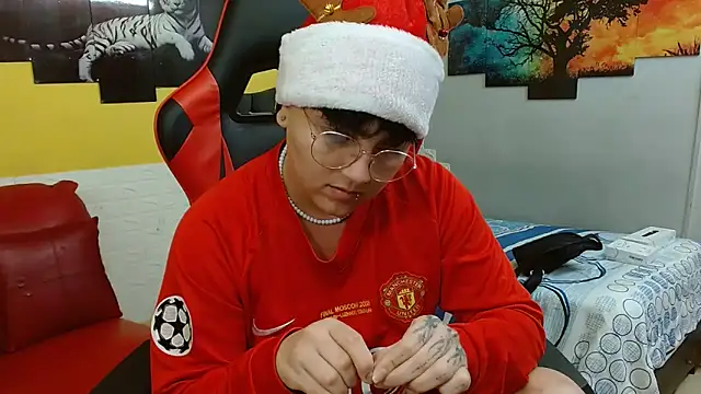 isabeautyx19 online show from 12.14.25