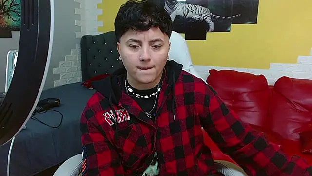 isabeautyx19 online show from 04.13.26