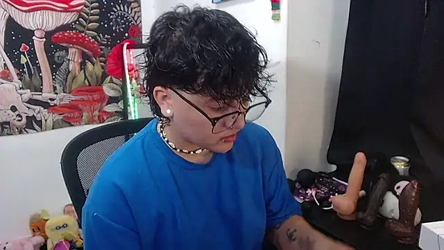 Snapshot of isabeautyx19 chatting on 06.21.26 isabeautyx19 online show from 06.21.26