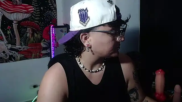 Snapshot of isabeautyx19 chatting on 06.26.26 isabeautyx19 online show from 06.26.26