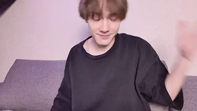 callmenineoneseven online show from 10.18.25