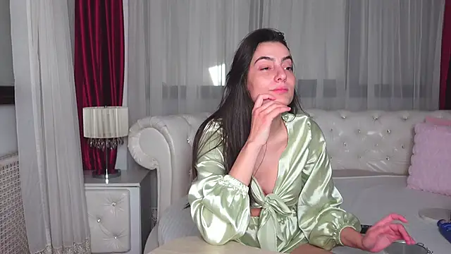 Snapshot of NinaCrystal1 chatting on 01.15.25 NinaCrystal1 online show from 01.15.25