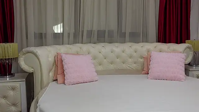 Snapshot of NinaCrystal1 chatting on 02.21.25 NinaCrystal1 online show from 02.21.25