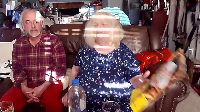 Snapshot of PincheDave4u chatting on 03.05.25 PincheDave4u online show from 03.05.25