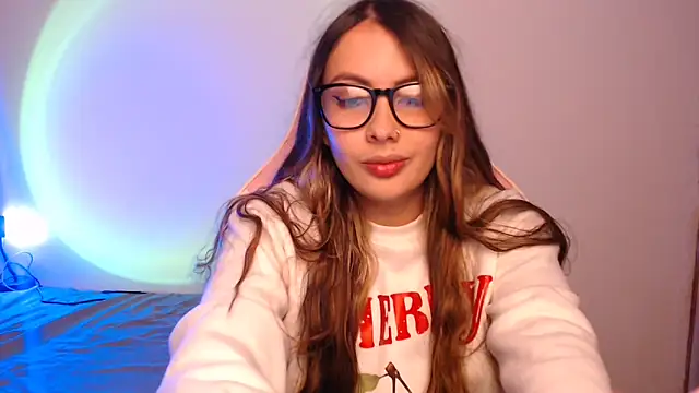 Snapshot of lalawhitte chatting on 10.03.25 lalawhitte online show from 10.03.25