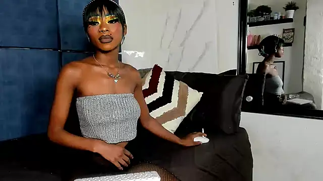 Snapshot of Ebonydollxx chatting on 04.22.26 Ebonydollxx online show from 04.22.26