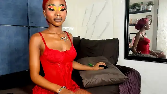 Snapshot of Ebonydollxx chatting on 04.28.26 Ebonydollxx online show from 04.28.26