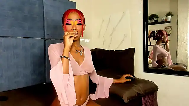 Snapshot of Ebonydollxx chatting on 04.29.26 Ebonydollxx online show from 04.29.26
