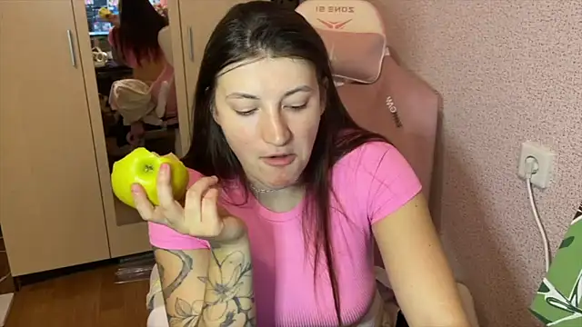 Snapshot of Katrin__kiss chatting on 02.16.26 Katrin kiss online show from 02.16.26