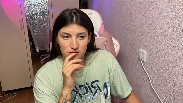 Snapshot of Katrin__kiss chatting on 04.26.26 Katrin kiss online show from 04.26.26