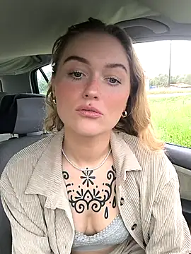 Snapshot of Goldloeckchen159 chatting on 03.12.25 Goldloeckchen159 online show from 03.12.25