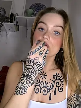 Snapshot of Goldloeckchen159 chatting on 10.16.25 Goldloeckchen159 online show from 10.16.25