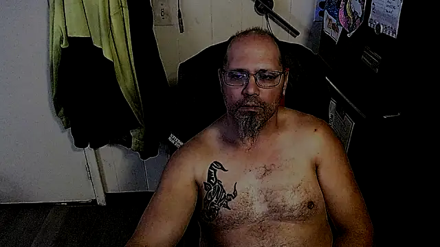 KrazyLegz online show from 11.23.25