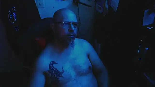 KrazyLegz online show from 04.25.26