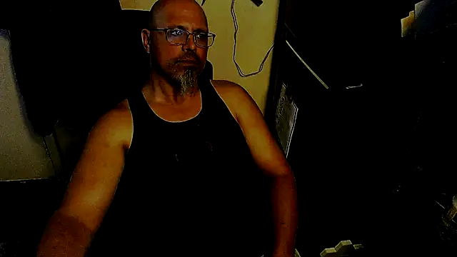 Snapshot of KrazyLegz chatting on 05.24.26 KrazyLegz online show from 05.24.26