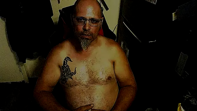 Snapshot of KrazyLegz chatting on 06.20.26 KrazyLegz online show from 06.20.26