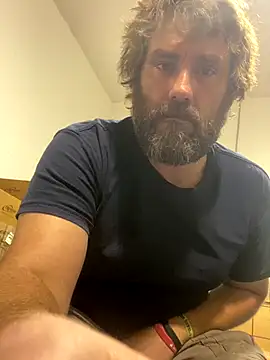 Snapshot of bigJohnson223 chatting on 11.24.25 bigJohnson223 online show from 11.24.25