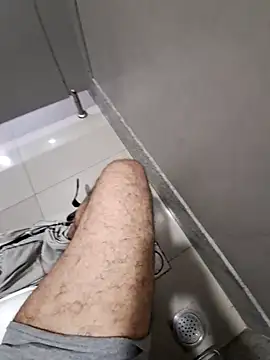 Snapshot of johny_69d@xh chatting on 12.17.24 johny 69dxh online show from 12.17.24