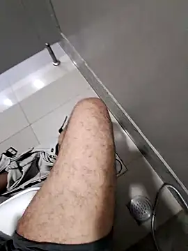 Snapshot of johny_69d@xh chatting on 12.19.24 johny 69dxh online show from 12.19.24