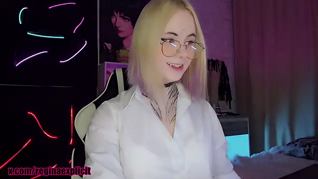 Snapshot of snake__bites chatting on 11.13.25 snake bites online show from 11.13.25