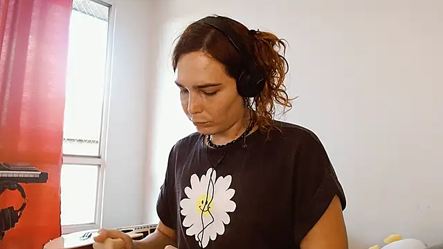 Catnessa online show from 10.20.25