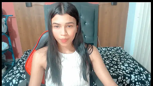 Snapshot of lyanamerry0 chatting on 10.02.25 lyanamerry0 online show from 10.02.25