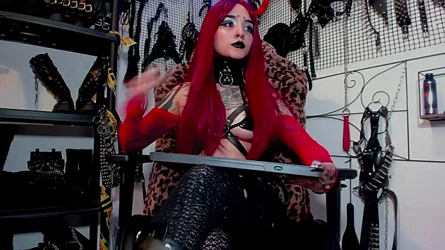 Snapshot of Agatha_BDSM chatting on 12.11.24 Agatha BDSM online show from 12.11.24