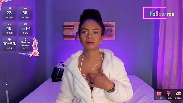 EmmaSmith06 online show from 12.19.24