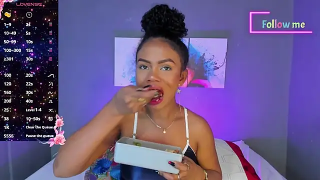 EmmaSmith06 online show from 03.19.25