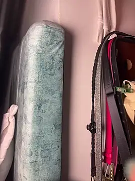 solecito 22 online show from 02.13.25