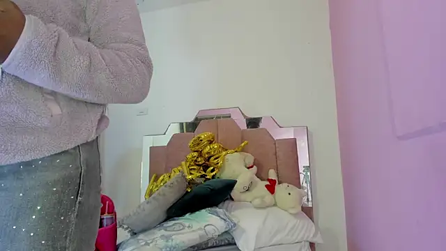 LoveQueen2 online show from 03.15.25