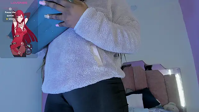 LoveQueen2 online show from 03.21.25