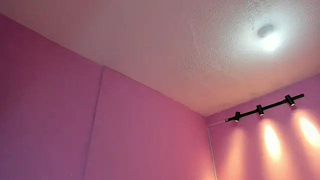 LoveQueen2 online show from 11.27.25