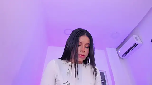 emelie 89 online show from 03.12.25