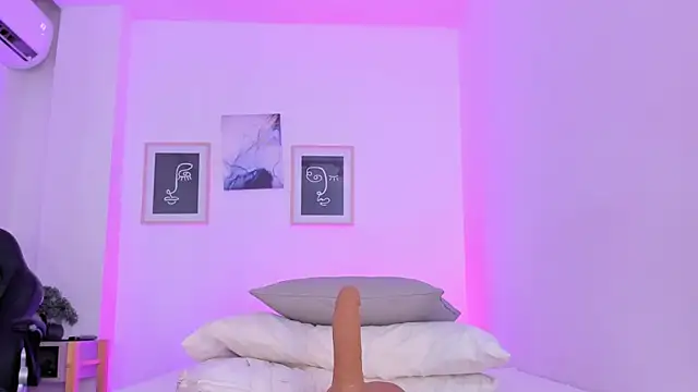 emelie 89 online show from 03.14.25